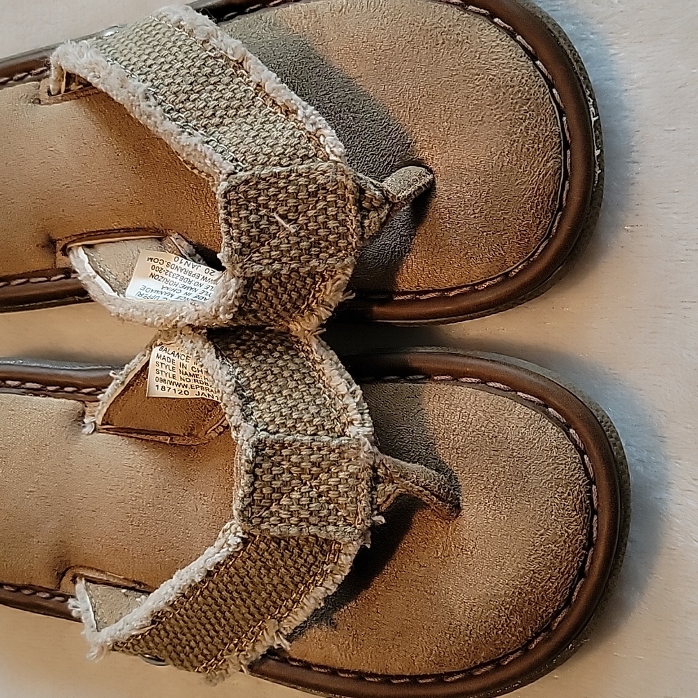 Rocket Dog Kids Brown Canvas Flip Flop Sandals - Picture 6 of 9